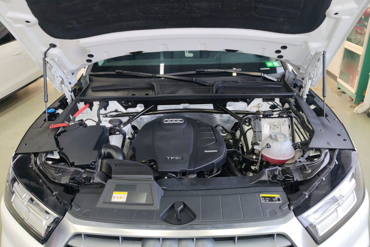 奥迪Q5L 2020款 45 TFSI 尊享运动型机舱底盘24