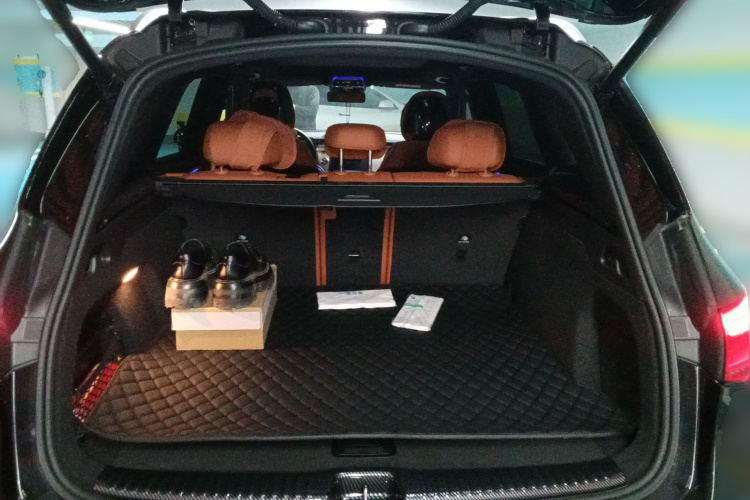 奔驰GLC 2024款 GLC 300 L 4MATIC 动感型 5座局部细节23