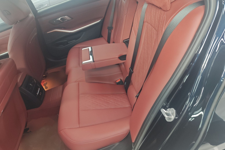 宝马3系 2025款 330Li M运动曜夜套装中控内饰21