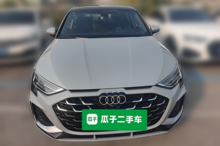 奥迪A3 2025款 A3L Limousine 35TFSI 飞驰尊享型车身外观2