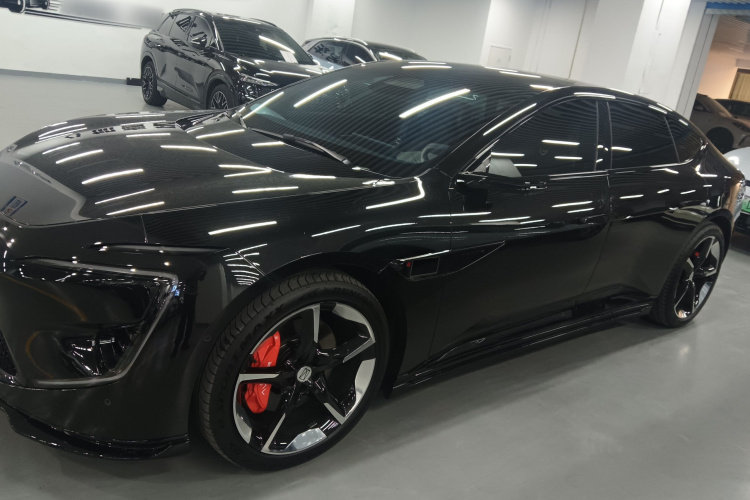 阿维塔12 2025款 Ultra增程版车身外观4