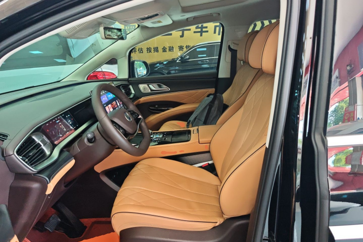 腾势D9 2024款 DM-i 980 四驱尊荣型中控内饰19