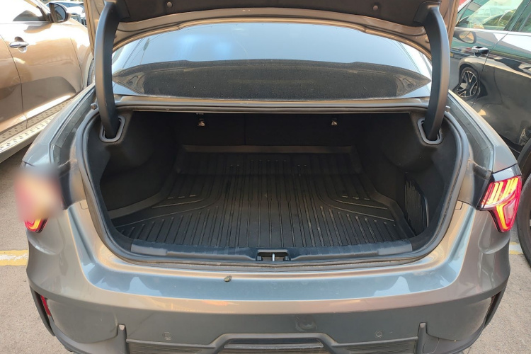 领克03 2022款 2.0TD DCT劲Pro机舱底盘23