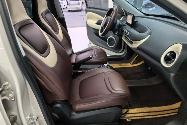 五菱汽车 五菱缤果 2023款 203km 轻享款局部细节41