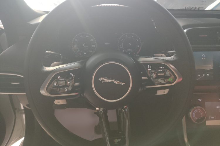 捷豹XEL 2024款 2.0T 250PS R-DYNAMIC S进取运动版中控内饰13