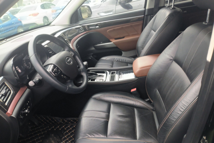 广汽传祺 传祺GS8 2017款  320T 两驱豪华版（七座）中控内饰19