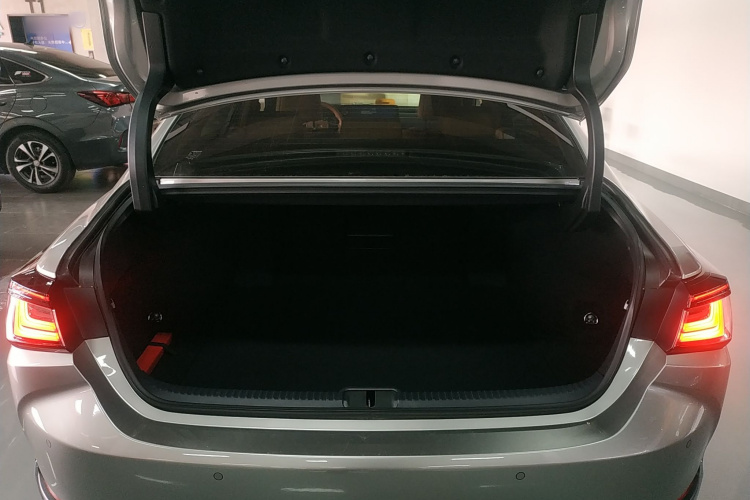 雷克萨斯ES 2025款 200 臻享版局部细节23