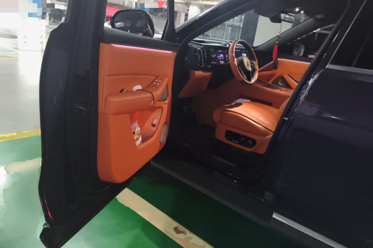 鸿蒙智行 问界M8 2025款 纯电 Max+ 六座四驱版中控内饰20