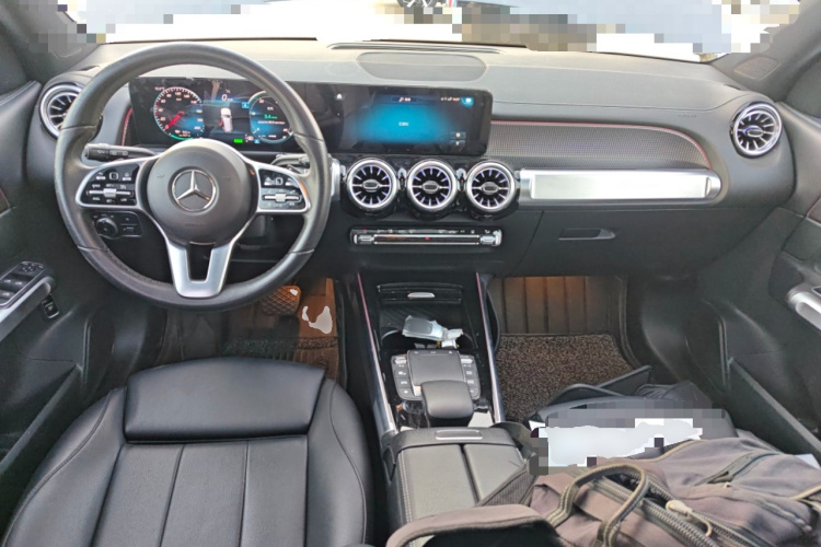 奔驰EQB 2022款 EQB 260中控内饰12