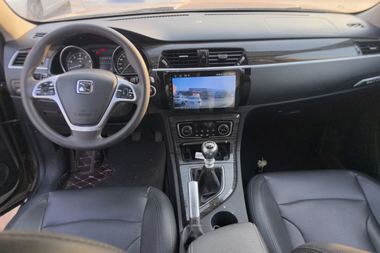 众泰T600 2015款 1.5T 手动尊贵型中控内饰7002