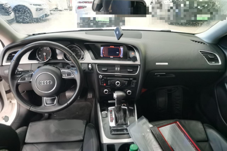 奥迪A5 2013款 Coupe 40 TFSI中控内饰7002
