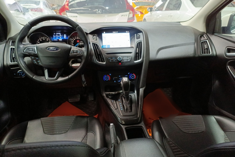 福特 福克斯 2018款 两厢经典 EcoBoost 180 自动精英型中控内饰7002