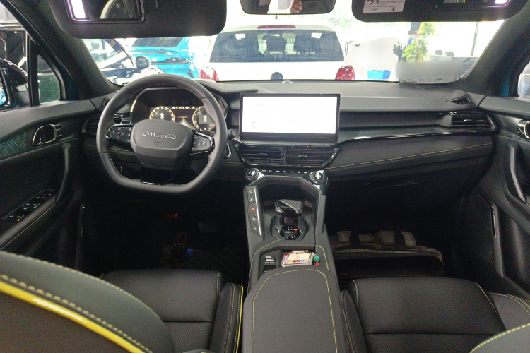 领克06 2023款 Remix 1.5T 劲Halo中控内饰7002