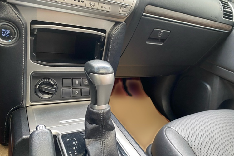 丰田 普拉多 2019款 3.5L 自动TX-L尊享版局部细节18