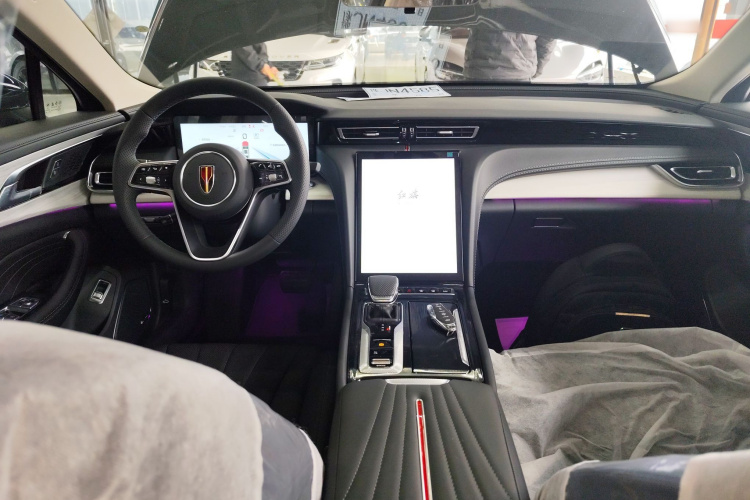 红旗H5 PHEV 2025款 170 超混版中控内饰12