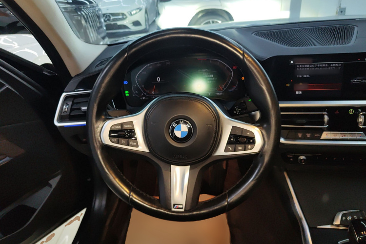 宝马3系 2022款 325i M运动套装中控内饰13