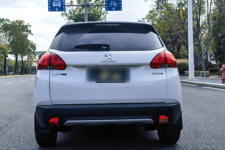 标致2008 2014款 1.6L 自动时尚版车身外观6008