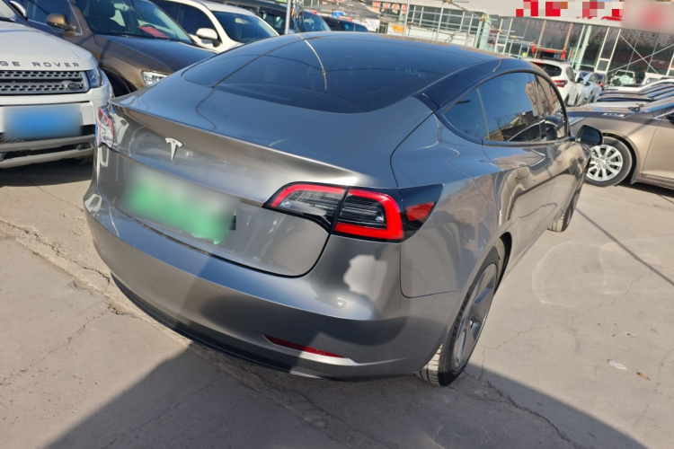 特斯拉 Model 3 2022款 后轮驱动版车身外观7