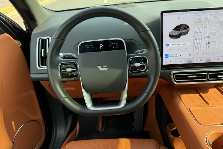 理想汽车 理想L8 2023款 Air中控内饰7014