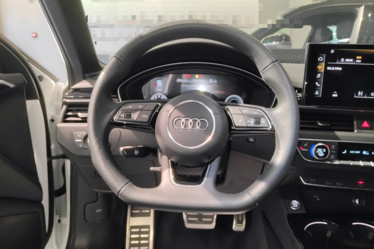 奥迪A4L 2024款 40 TFSI 豪华动感型中控内饰13