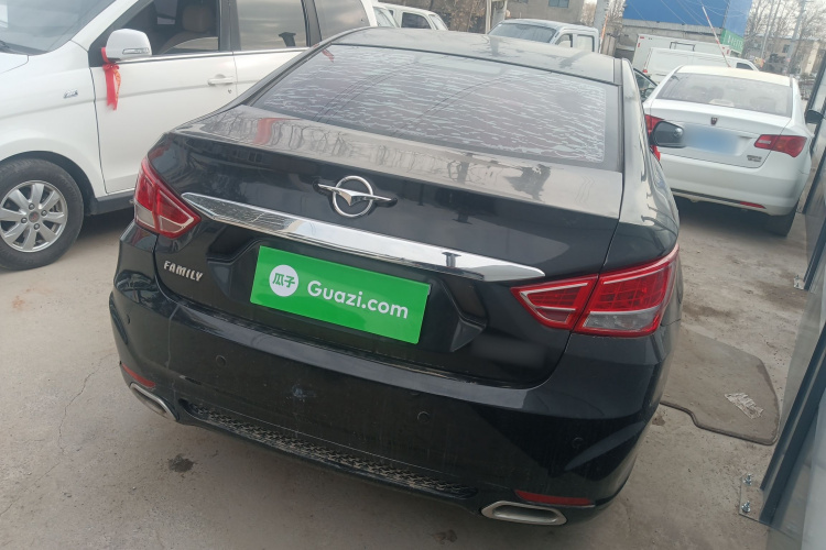 海马 福美来 2015款 1.6L 手动品尚型车身外观7