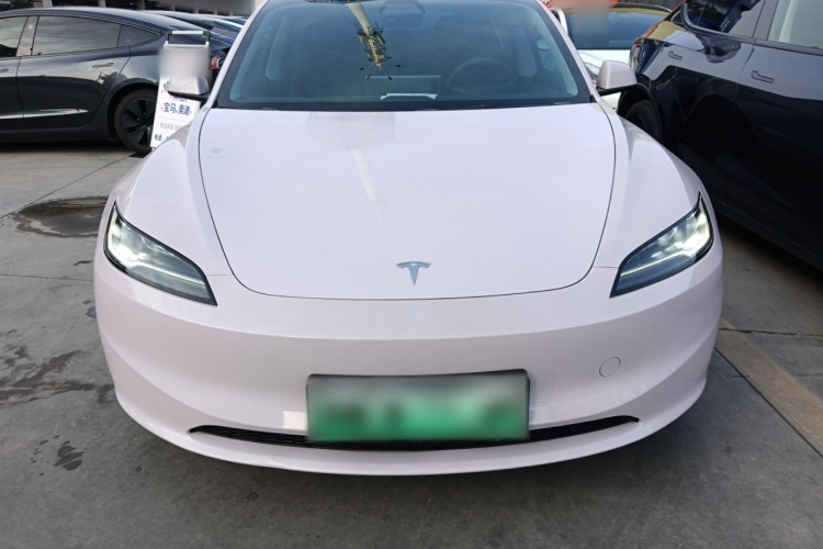 特斯拉 Model 3 2023款 后轮驱动版车身外观6001