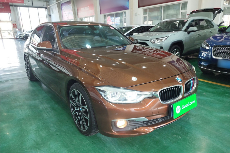 宝马3系 2016款 320Li 豪华设计套装车身外观3
