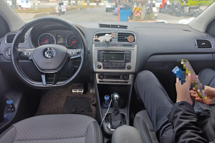 大众 2014款 1.6L Cross Polo 自动中控内饰12