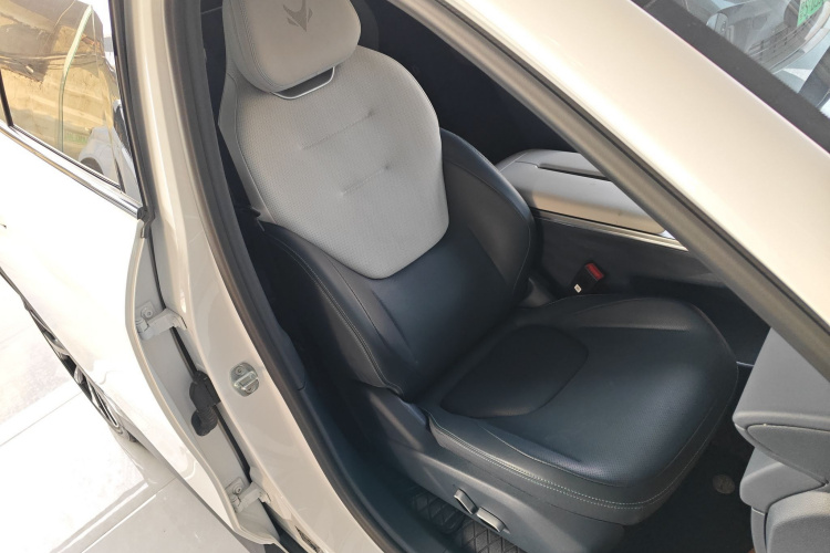 ARCFOX极狐 极狐 阿尔法T5(ARCFOX αT5) 2025款 630 神行版局部细节41