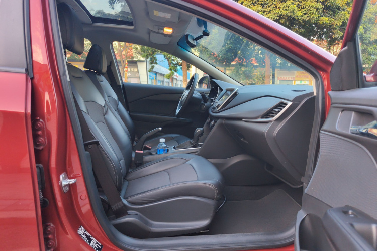 雪佛兰 科沃兹 2019款 325T 双离合欣悦版中控内饰7004