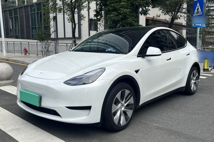 特斯拉 Model Y 2022款 改款 后轮驱动版车身外观1