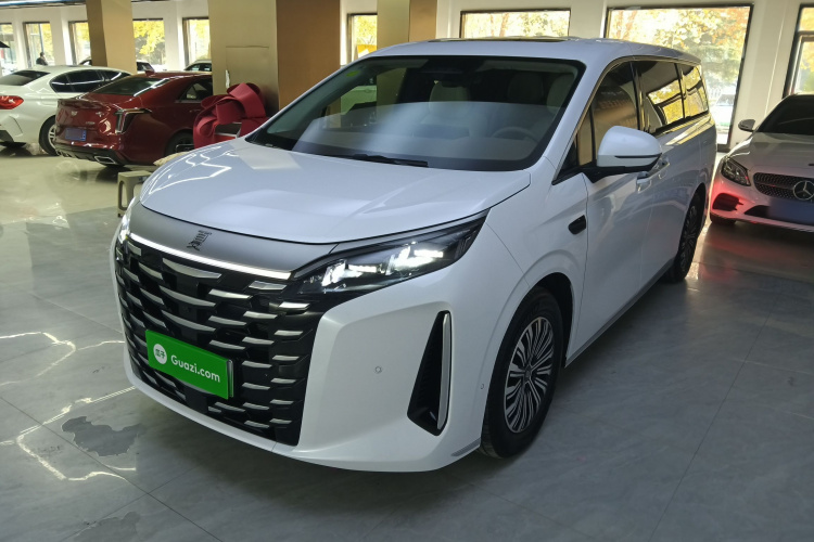 比亚迪 夏 2025款 DM-i 1.5T 180km 超越型车身外观1