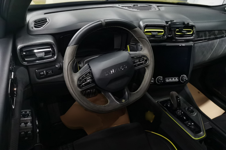 领克03 2019款 03+ 2.0TD 自动驭风版中控内饰13