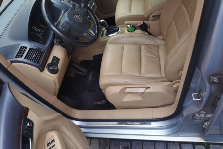 大众 途安 2011款 1.4T DSG智臻版5座局部细节19