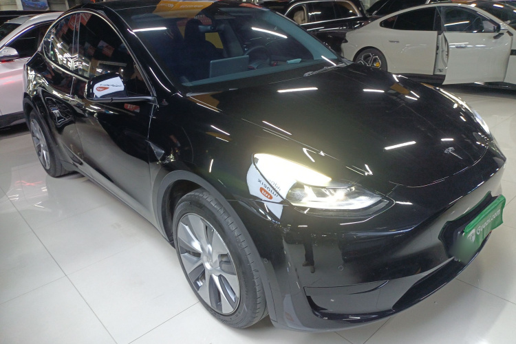 特斯拉 Model Y 2022款 改款 后轮驱动版车身外观3