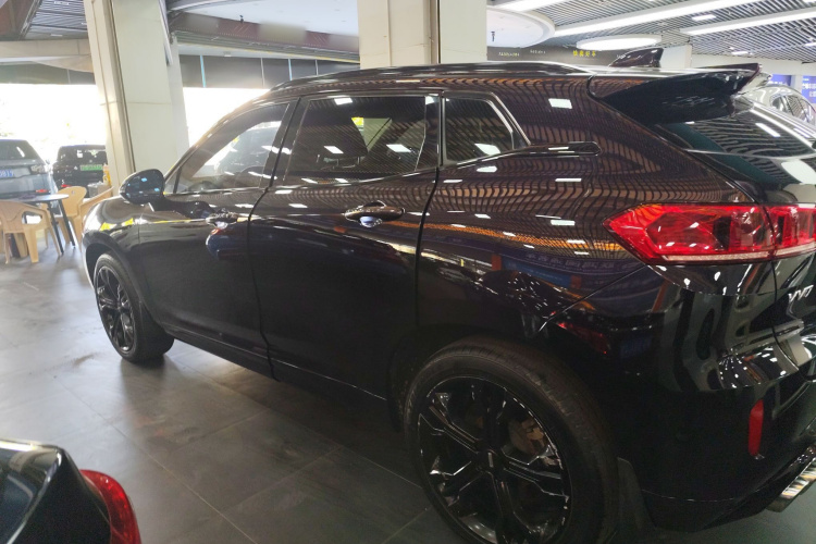 魏牌 VV7 2017款 2.0T 旗舰型车身外观4