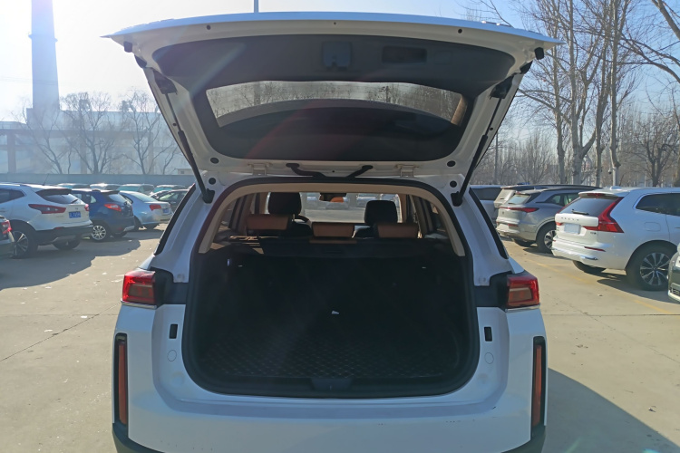 奔腾T99 2022款 20TD 自动运动尊享型特装版机舱底盘23