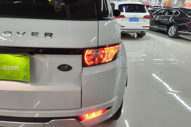 路虎 揽胜极光 2015款 2.0T 五门锐动版车身外观9