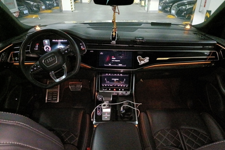 奥迪Q8 2021款 55 TFSI 尊享动感型中控内饰12
