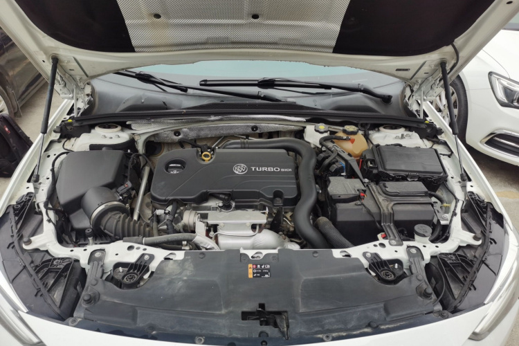 别克 君威 2020款 552T 精英型机舱底盘24