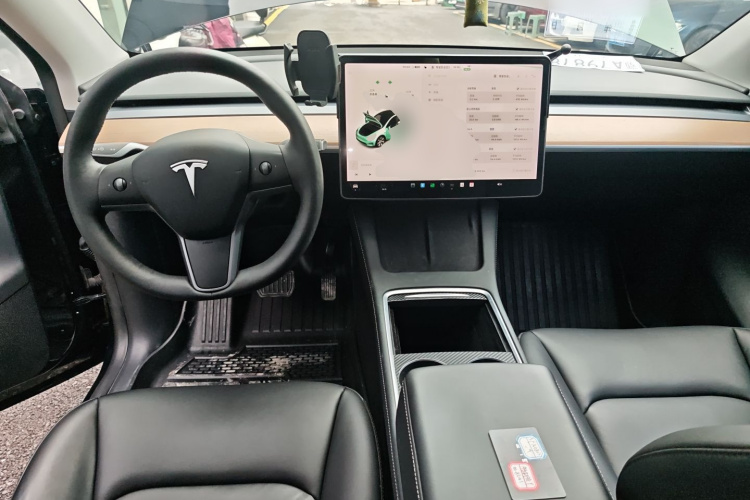 特斯拉 Model Y 2021款 长续航全轮驱动版中控内饰12