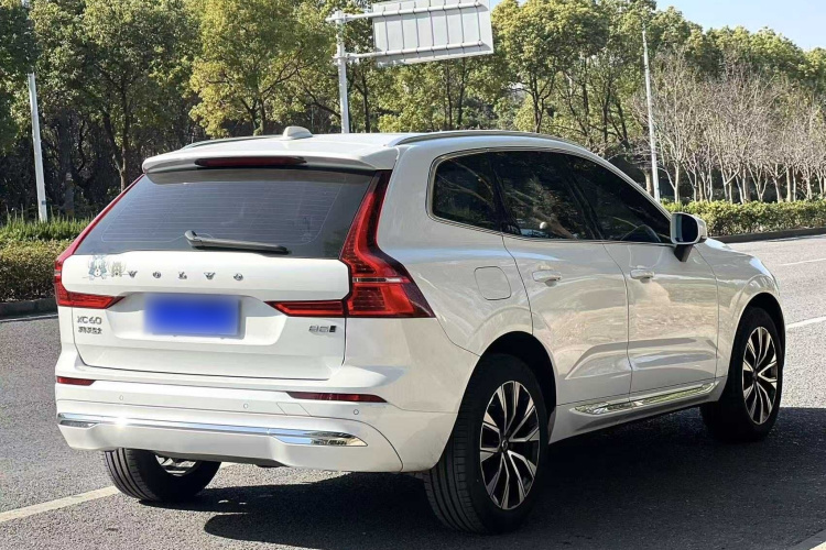 沃尔沃XC60 2024款 B5 四驱智远豪华版车身外观6004