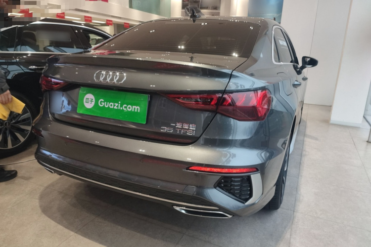 奥迪A3 2024款 A3L Limousine 35 TFSI 时尚运动型车身外观7