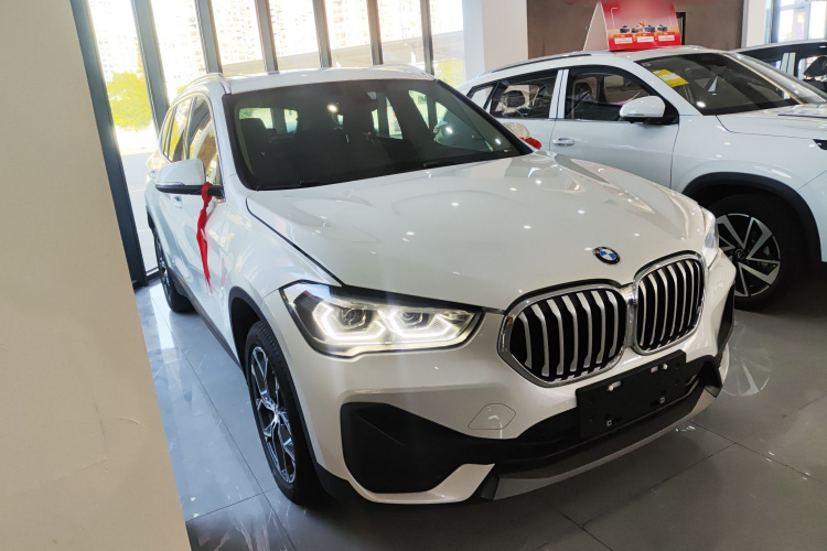 宝马X1 2022款 sDrive25Li 领先型车身外观3