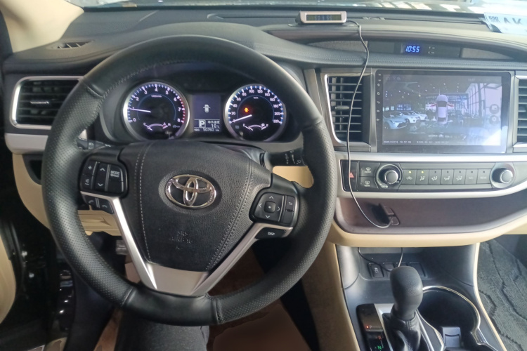 丰田 汉兰达 2018款 2.0T 两驱精英版 5座 国V中控内饰12