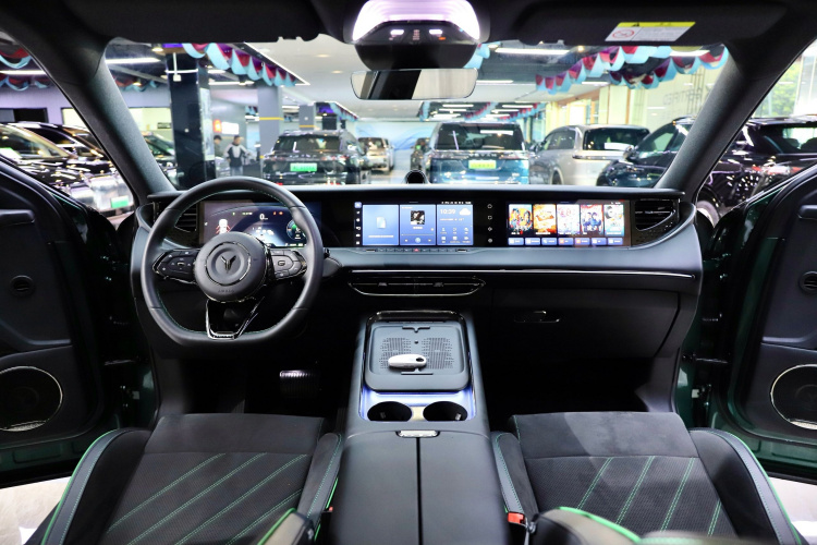 岚图汽车 岚图FREE 2025款 318 318km 后驱环游版中控内饰7004