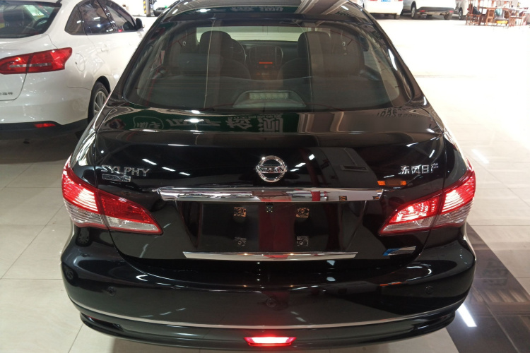 日产 轩逸 2018款 经典 1.6XE+ CVT领先版车身外观6