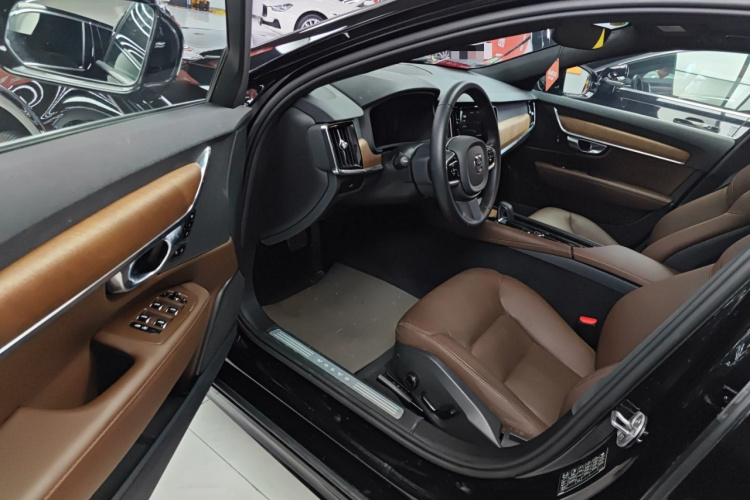 沃尔沃S90 2025款 B5 智逸豪华版中控内饰20