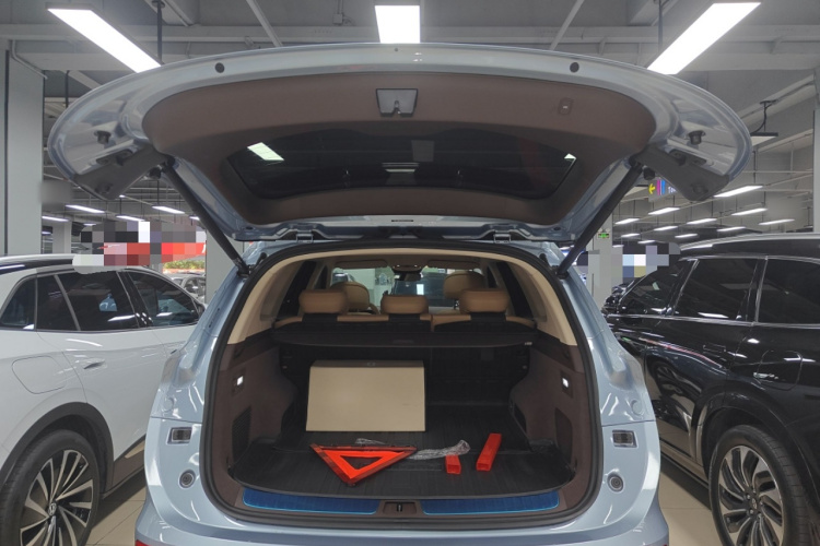 鸿蒙智行 问界M7 2024款 1.5T 后驱Plus版 5座机舱底盘23