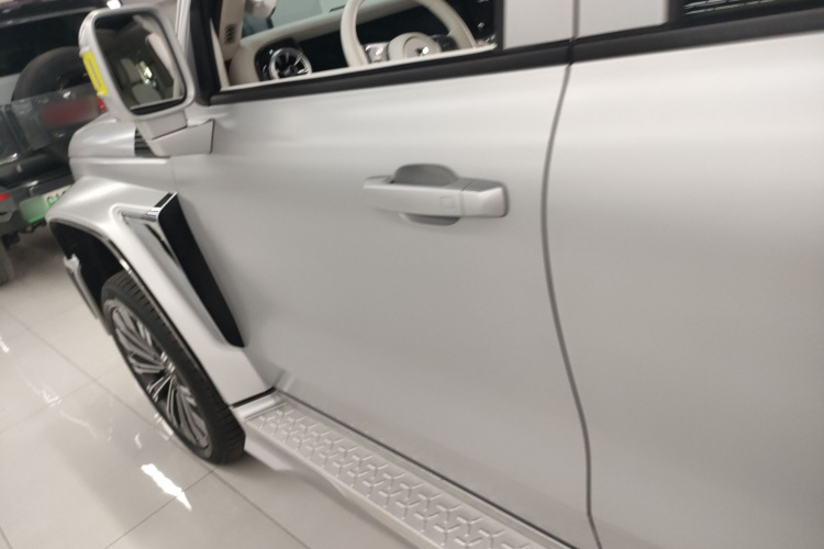 超境汽车 共创坦克300 2021款 2.0T 赛博坦克车身外观4